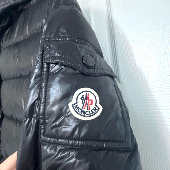 *NEAR NEW* Women's Moncler Moka || Size 4 - Picture 8 of 14